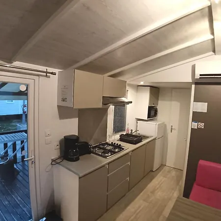 Mobil-home 4 A 6 Personnes Dans Le Neptune Kemp *