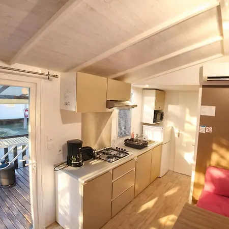 Mobil-home 4 A 6 Personnes Dans Le Neptune Κάμπινγκ *