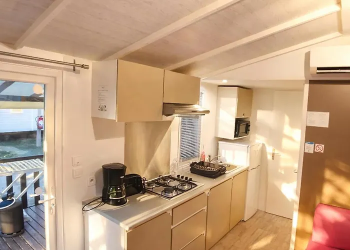 Mobil-home 4 A 6 Personnes Dans Le Neptune Κάμπινγκ *